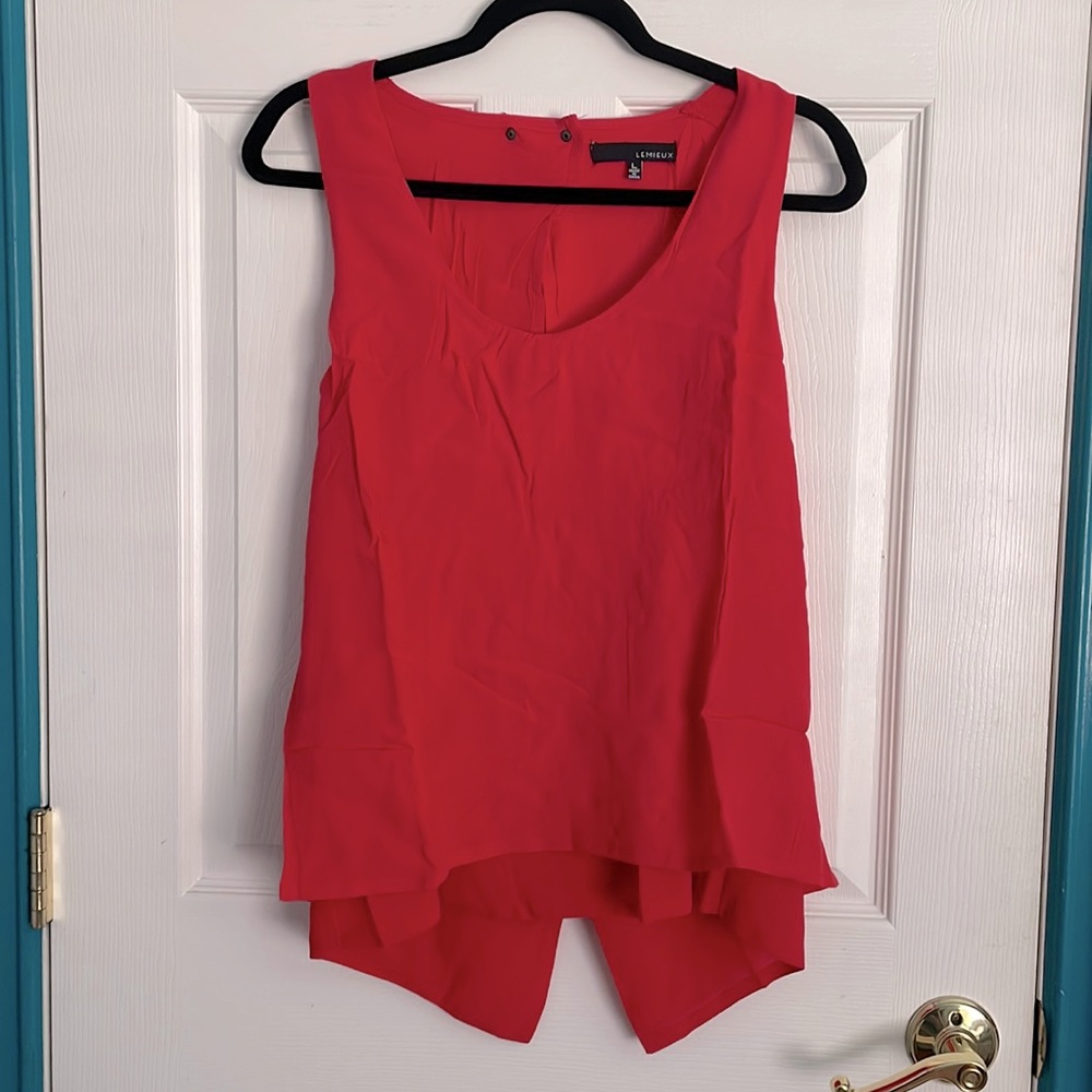 LEMIEUX- Open back sleeveless blouse